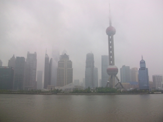 レジェンドから見る曇りの浦東