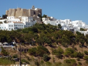 ヨハネ修道院とホーラの街