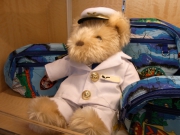 クルーの制服を着たぬいぐるみも発見