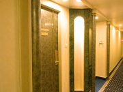 客室ドアにも高級感