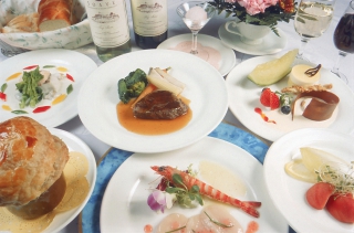 コース料理（イメージ）