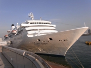 晴海埠頭に停泊中の「ぱしふぃっく びいなす」