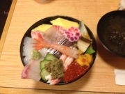 港近くの某寿司屋にて