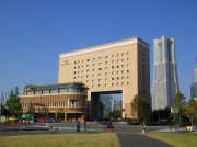 ナビオス横浜とランドマークタワーの遠望