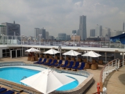 飛鳥II　プールサイド