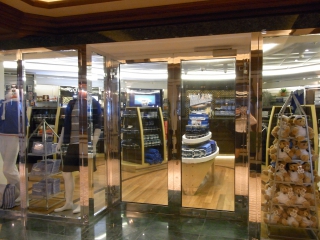 カリプソ・コーヴ(お土産・衣類・雑貨)