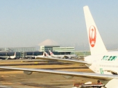羽田空港　待合室にて
